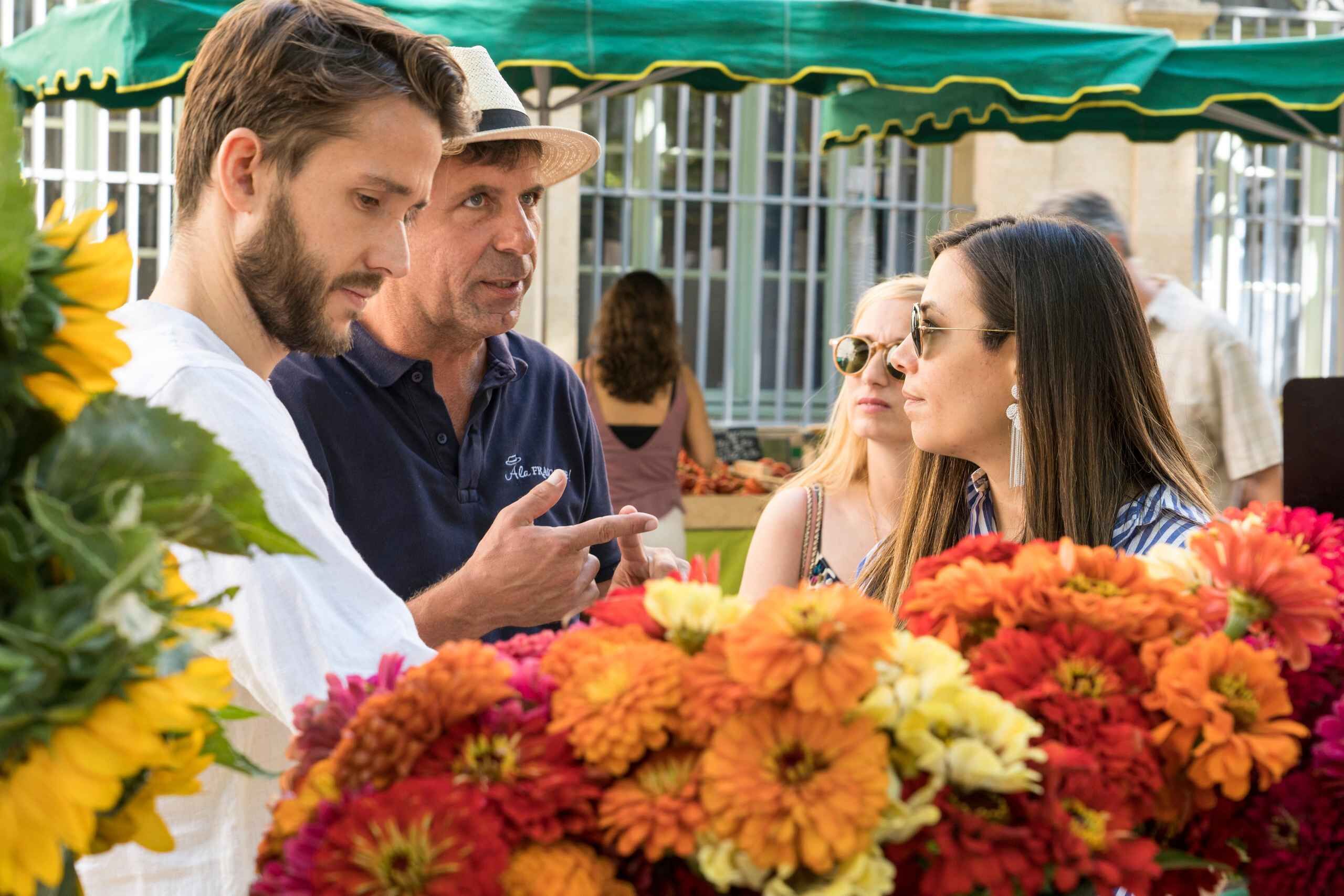 From Aix-en-Provence: Luberon Market & Villages Day Tour