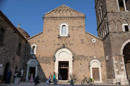 Caserta: E-bike tour to the medieval village Casertavecchia