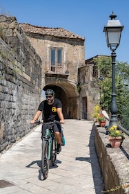 From Caserta: e-bike tour to Sant'Agata de' Goti