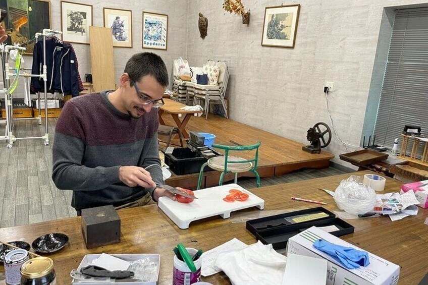 Japanese Damascus knife making in Samurai Sword town of Gifu 