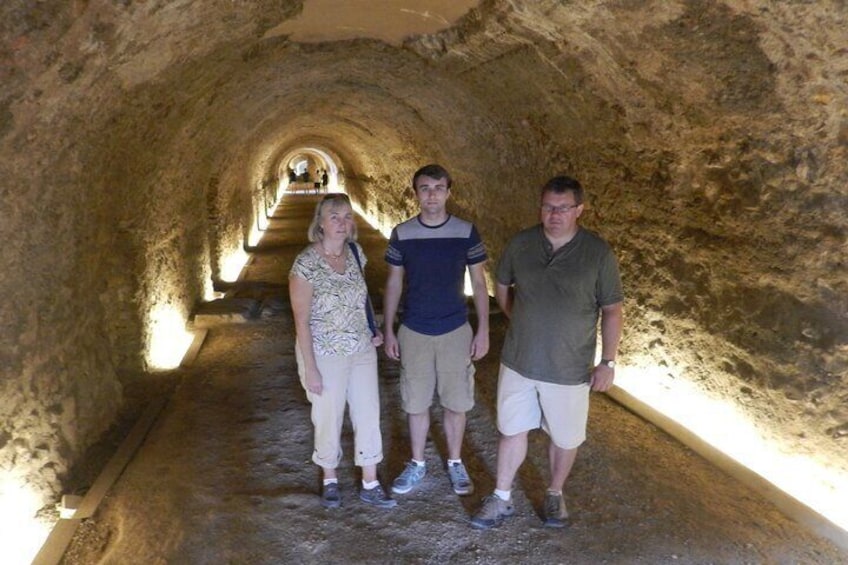 Private Tarragona Tour with 2 Guides and Tarragona Cruise Pickup