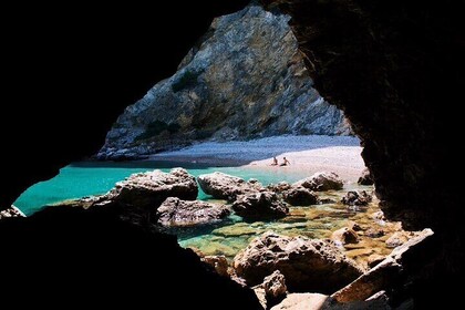 Cave and Wild Beach Boat Tour from Sesimbra