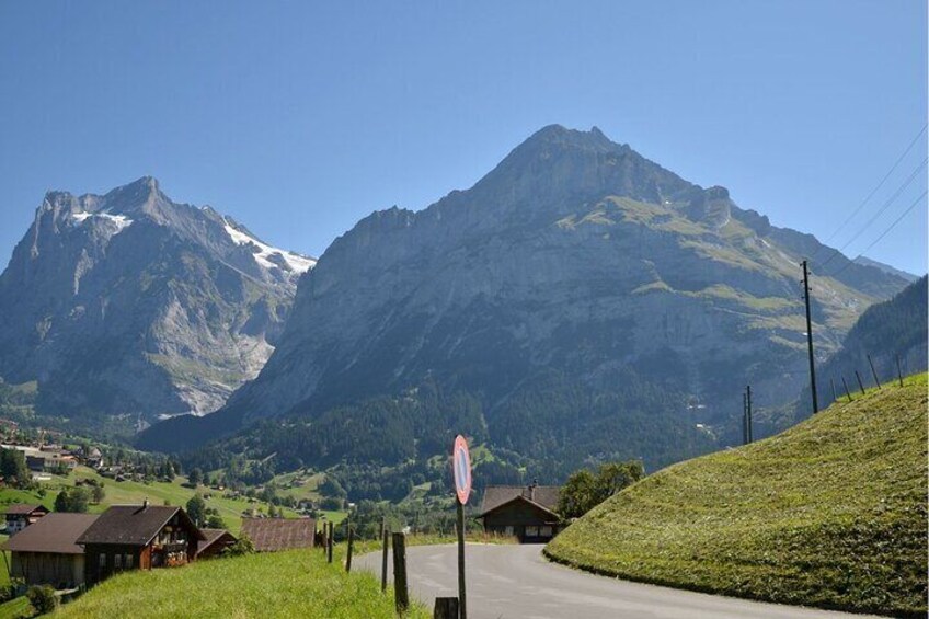 Private Daytrip to Interlaken, Grindelwald & Lauterbrunnen by Car