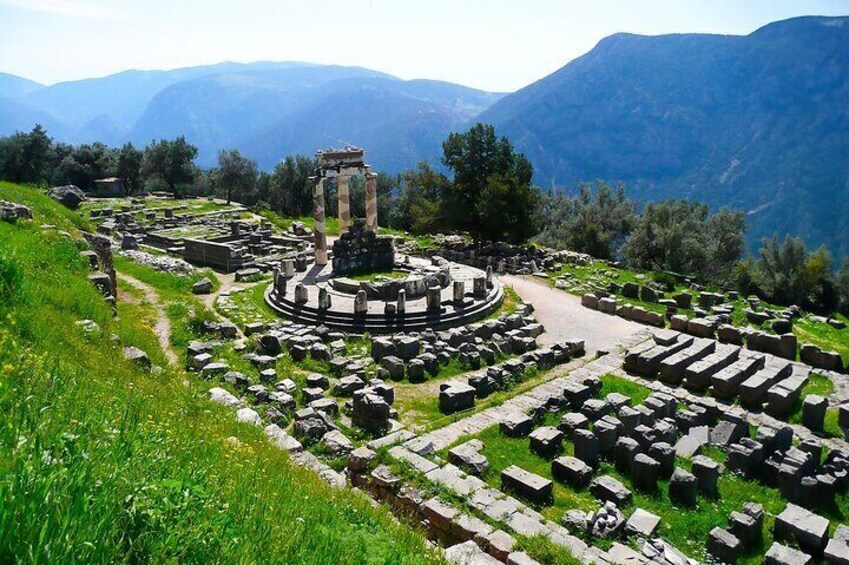 VIP Day Tour From Athens: Delphi & Nymphs Cave TREK