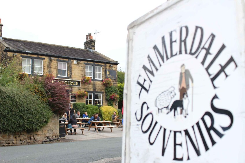 From Leeds: Yorkshire Dales Emmerdale Locations Bus Tour