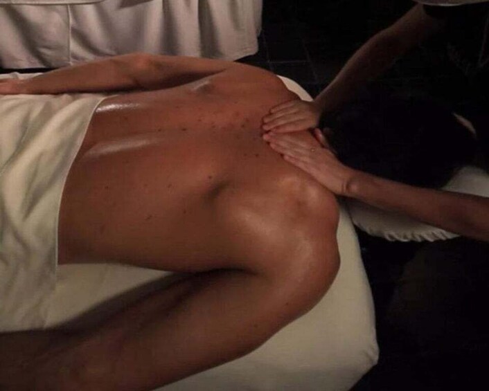 Picture 1 for Activity Aromatherapy Candle Massage