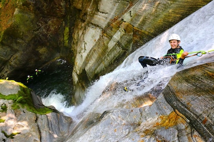 Verzasca Valley: 4-Hour Canyoning in Corippo