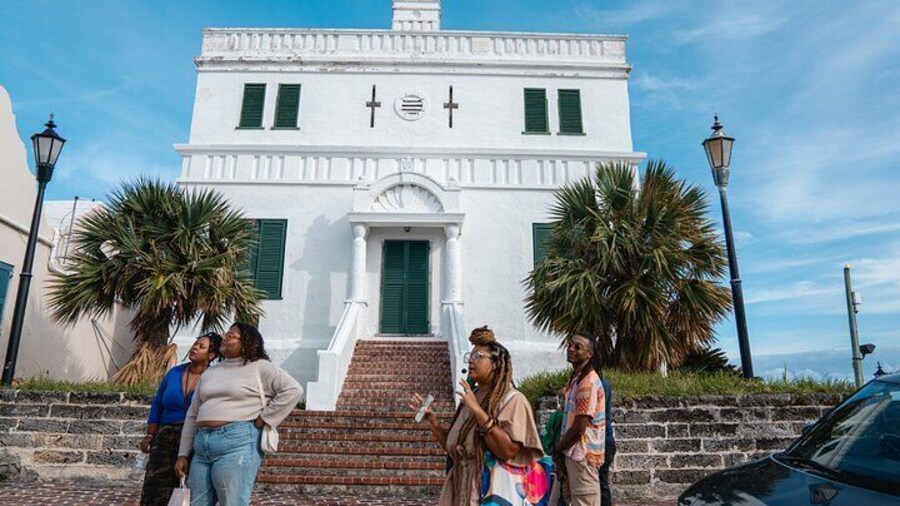History With A Twist: Craft Cocktail & History Tour