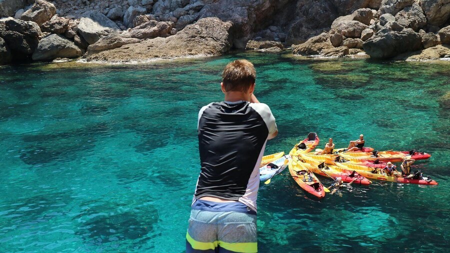 Pollença: Kayak and Coasteering Cliff Jumping