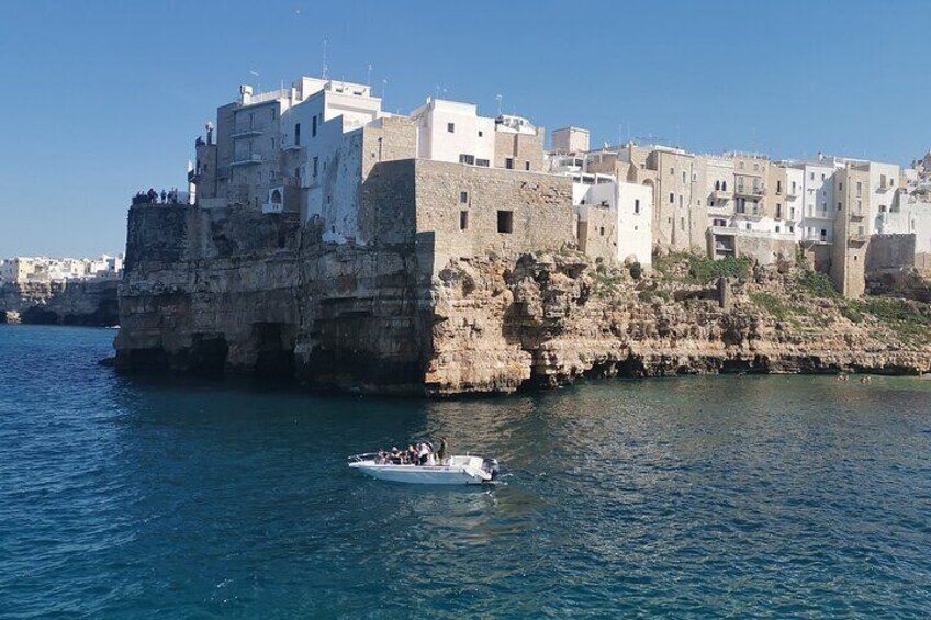 Private boat excursion to Polignano a mare