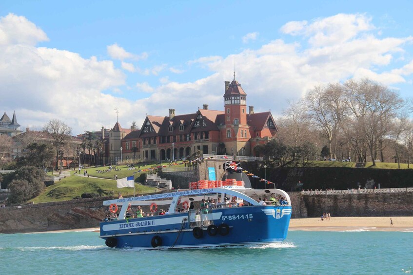 San Sebastian: Boat Tour with Stop at Santa Clara