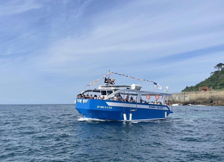 Picture 2 for Activity San Sebastian: Boat Tour with Stop at Santa Clara