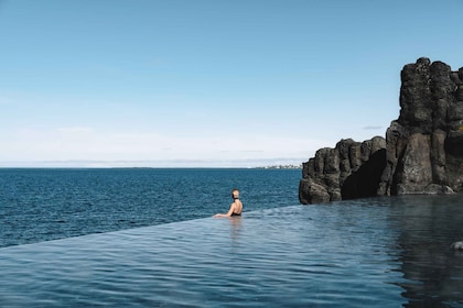 Islande : Silfra Snorkeling Tour et Sky Lagoon Spa Combo