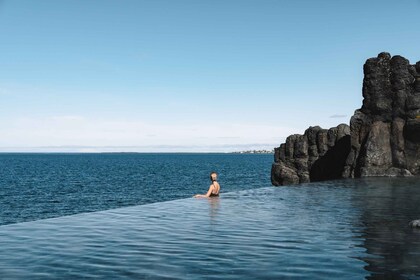 Islandia: Combo de Excursión de Snorkel a Silfra y Spa Sky Lagoon