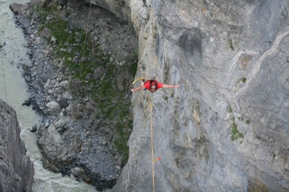 Interlaken: Swiss Alps Canyon Swing in Grindelwald