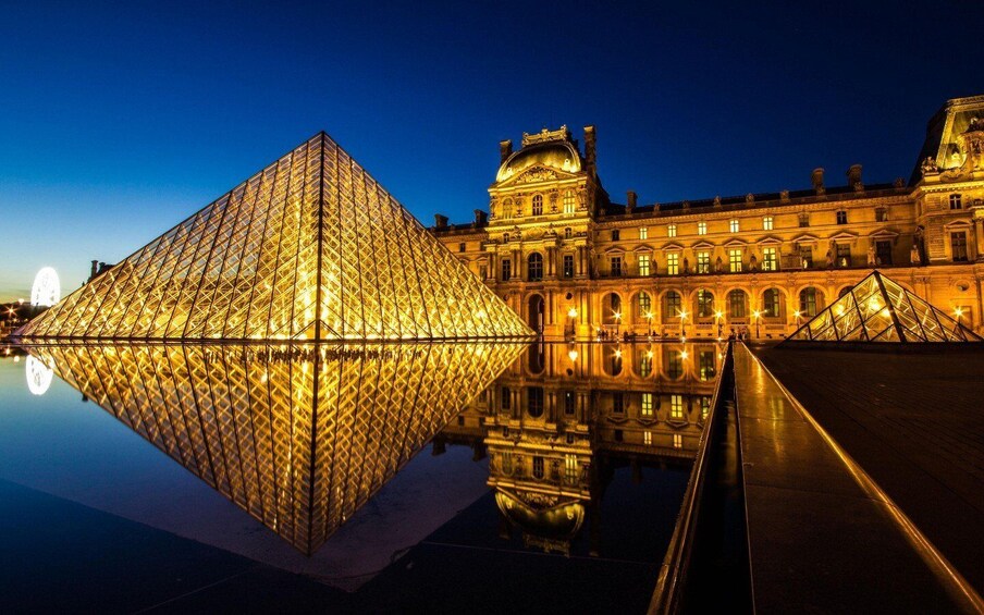 Picture 7 for Activity Paris By Night: 3-Hour Guided Bike Tour