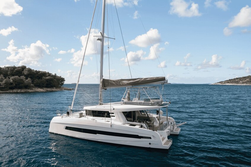 Vilamoura: Algarve Half-Day Private Catamaran Charter