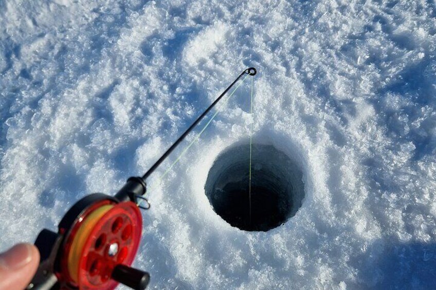 Small Group Guided Ice Fishing Experience in Lake Tornetrask