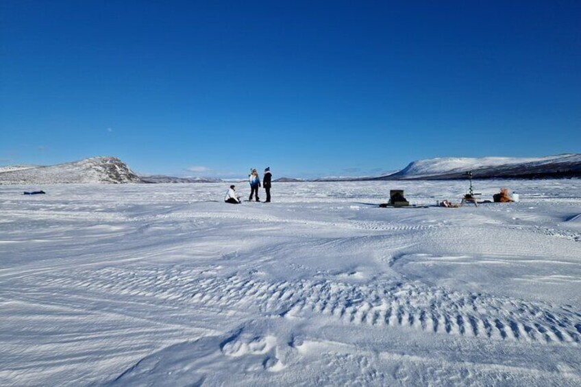 Small Group Guided Ice Fishing Experience in Lake Tornetrask