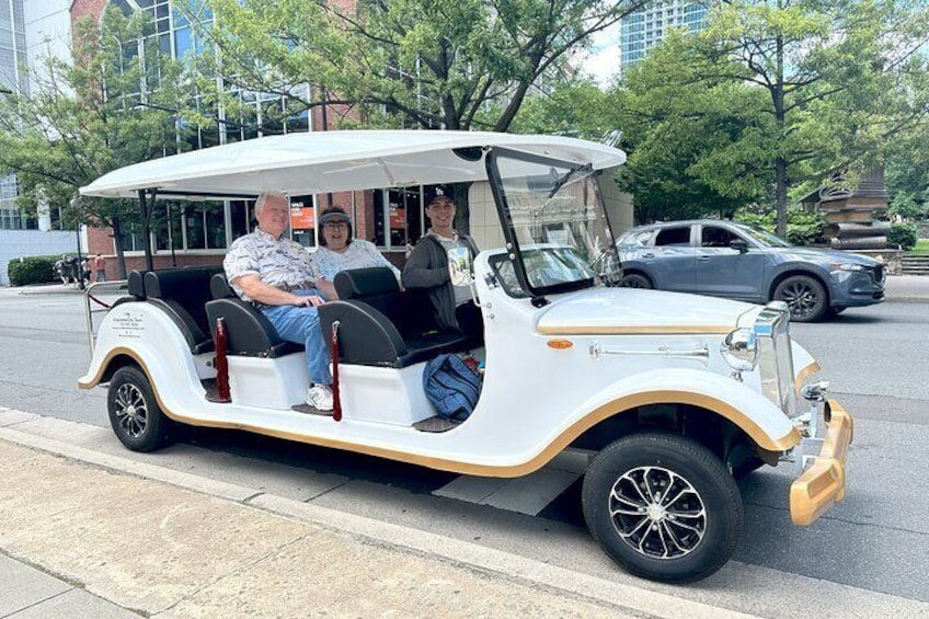 Charlotte: Guided City Tour by Classic Vintage Car