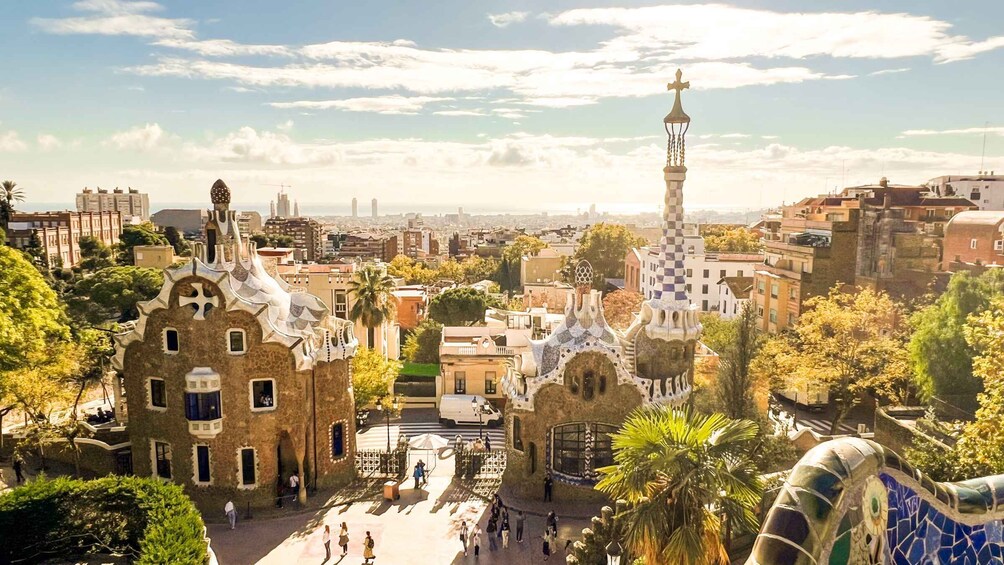 Barcelona: Park Güell & La Sagrada Familia Tickets and Tour