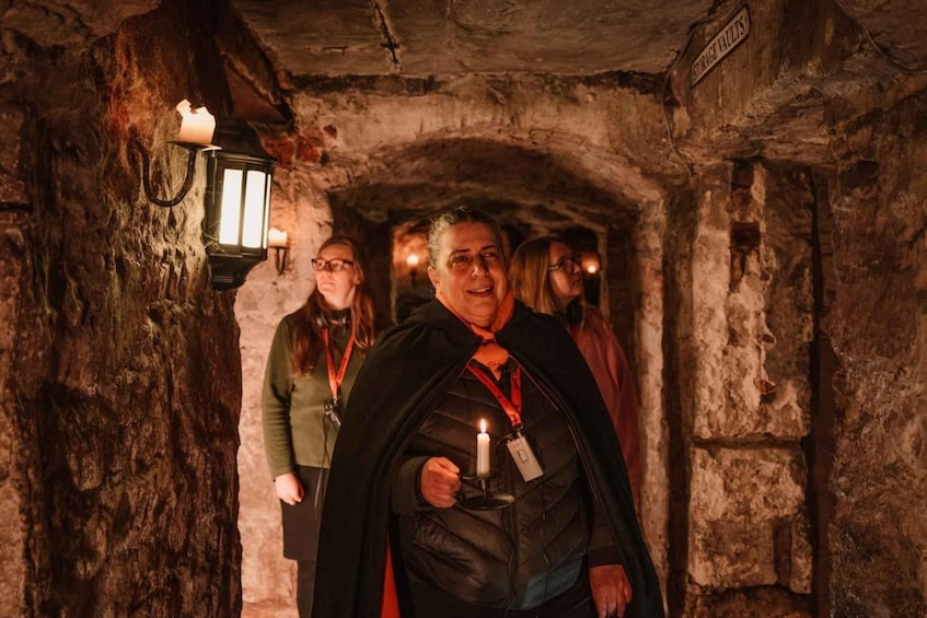 Edinburgh: Ghostly Underground Vaults Small-Group Tour