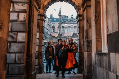 Edinburgh: Multi-Sensory Haunted Underground Tour