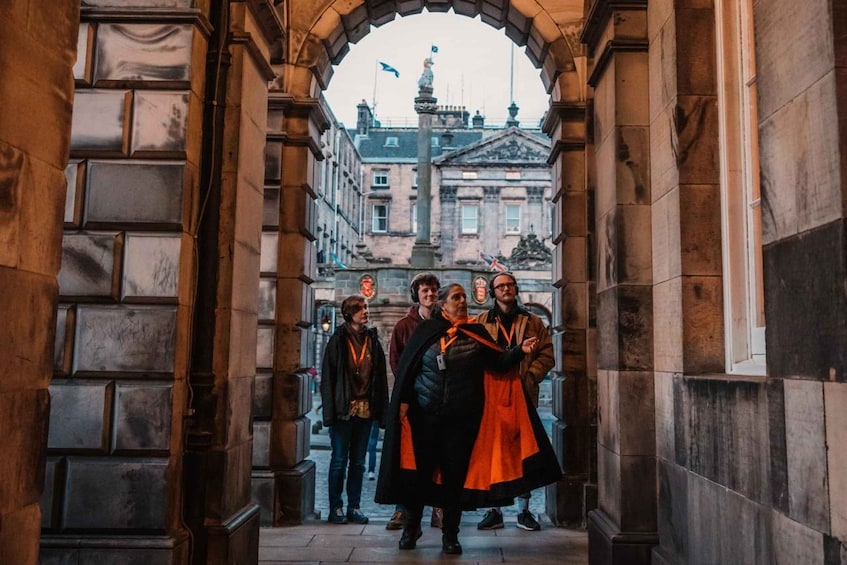 Edinburgh: Immersive Small-Group Haunted Underground Tour