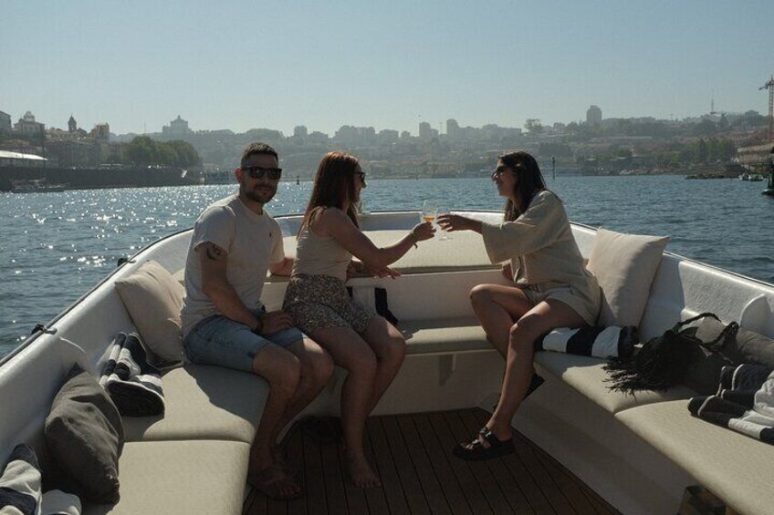 Porto: Douro River Boat Cruise with Port Wine and Snacks