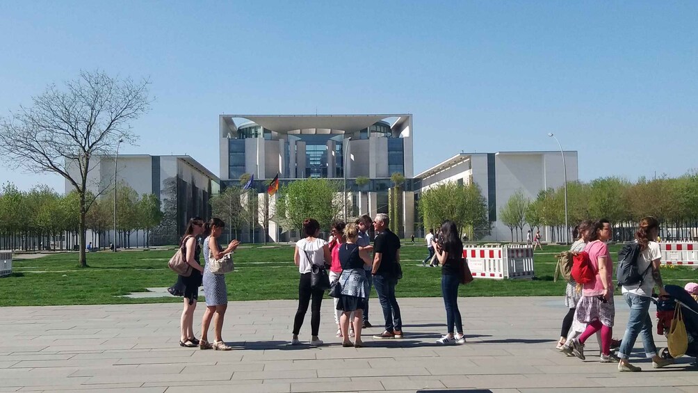 Berlin: Government District around the Reichstag Guided Tour