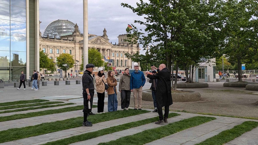 Berlin: Government District around the Reichstag Guided Tour