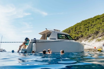 Split: Blå grottan, Vis & Hvar heldagsutflykt med motorbåt