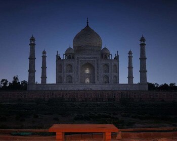 Tur Malam Bulan Purnama Taj Mahal dari Delhi (Semua Termasuk)