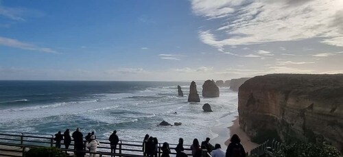 Private and Luxury Great Ocean Road and 12 Apostles Day Tour