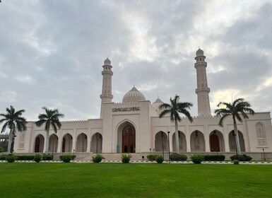 Historical Salalah City Tour with Culture, Food & Shopping