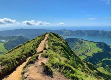 蓬塔德尔加达：Sete Cidades 和 Lagoa do Fogo 之旅（含午餐）