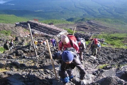 From Tokyo: Mt. Fuji 2-Day Climbing Adventure Tour