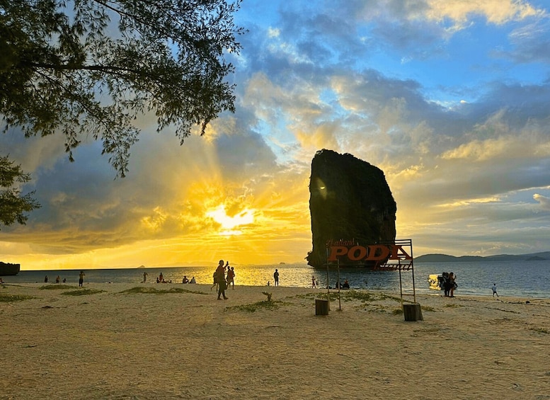 Krabi: Seven Islands Snorkel Cruise with Dinner