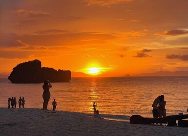 Krabi: Schnorcheltour zu den sieben Inseln mit Abendessen