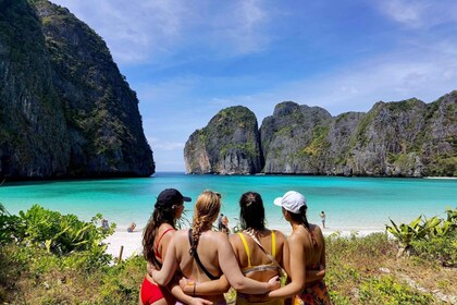 Phi Phi: Highlights Speedboat Tour mit Maya Bay & Schnorcheln