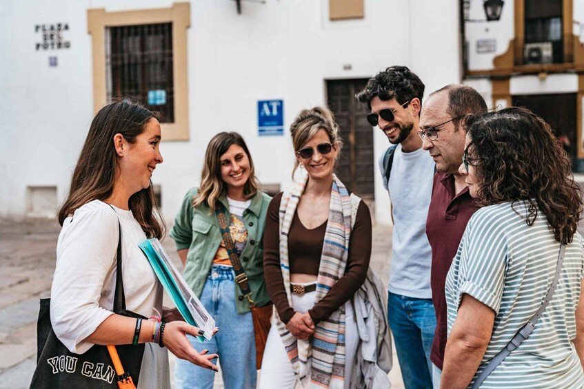 Picture 2 for Activity Córdoba: Guided Nighttime Walking Tour