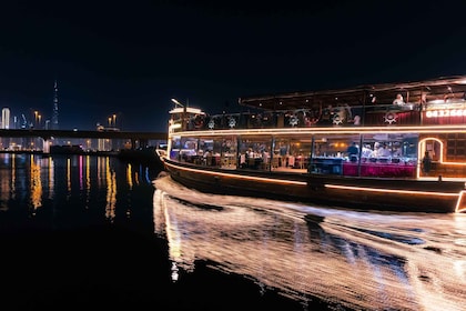 Dubai: Luksus Canal Dinner Cruise med valgfri transfer