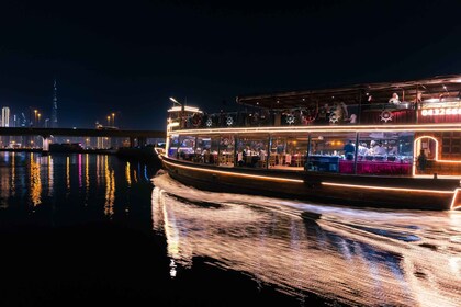 Dubaï : Dîner-croisière de luxe sur le canal avec transferts optionnels