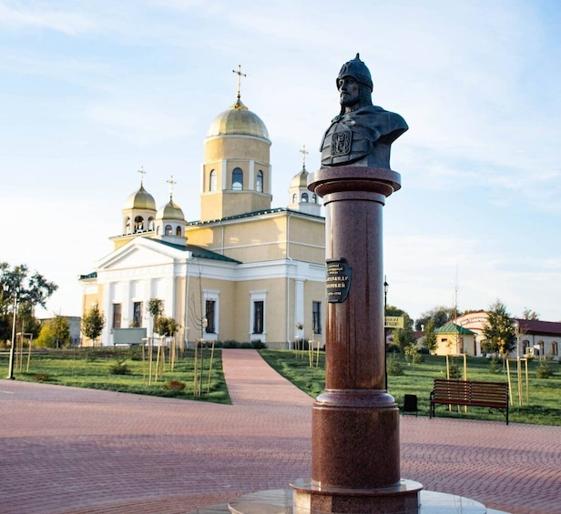 Picture 11 for Activity Chisinau:Transnistria Soviet Era& Castle Mimi Winery by car