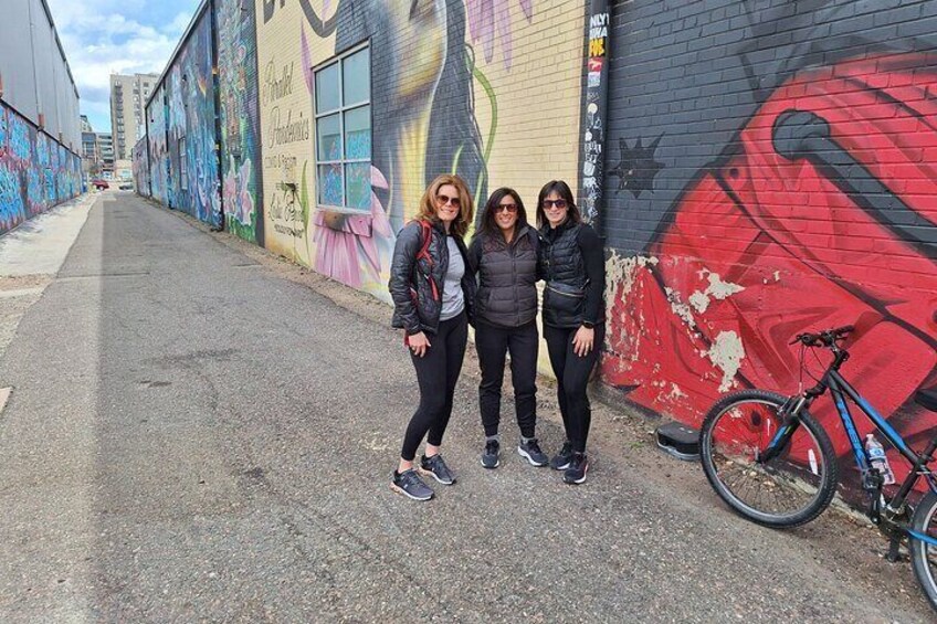 Bike and Booze Tour of River North Art District & Downtown