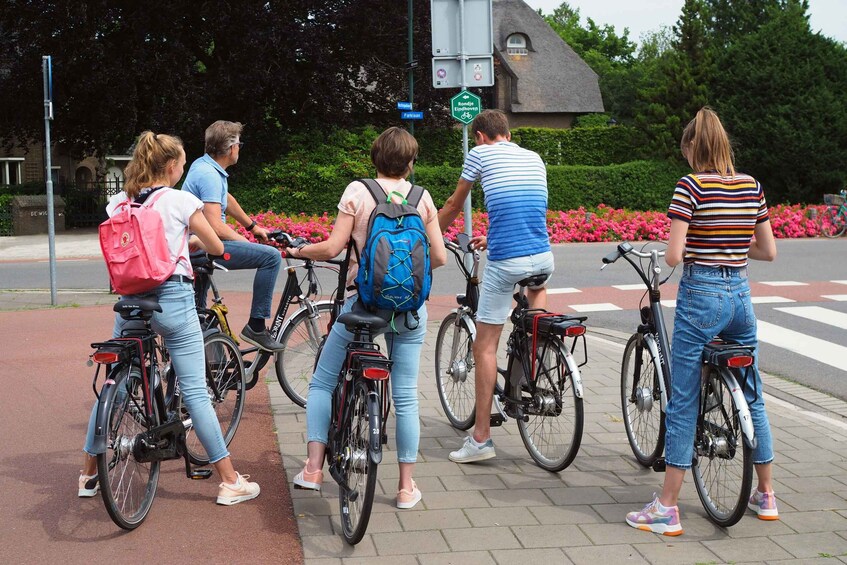 Eindhoven: Guided Bike Tour Highlights of Eindhoven