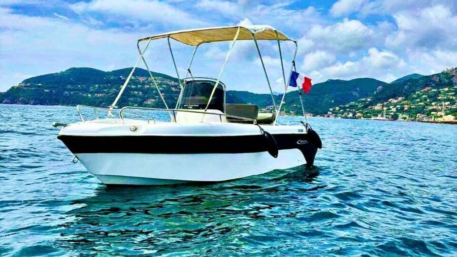 Cannes: Boat trip without a license to the Lerins Islands