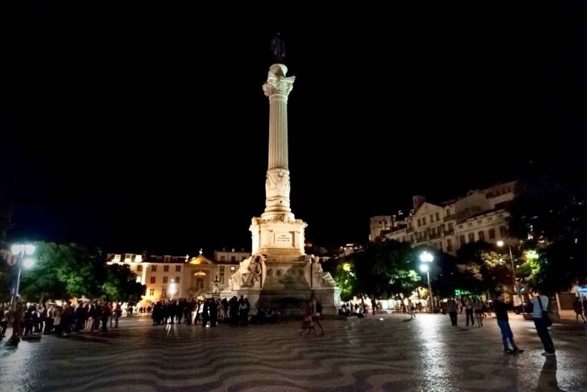 Picture 7 for Activity Lisbon: Authentic Fado Show, Dinner and Night Tour