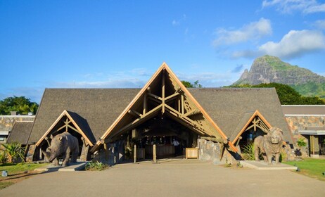 Mauritius: Entrébiljett till Casela Nature Parks med transfer