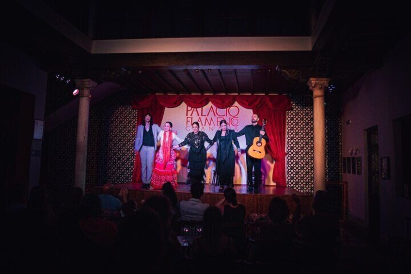 Experience Art at Palacio Flamenco Granada: with 5 Artists